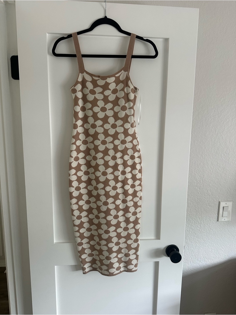Princess Polly Floral Knit Midi Dress in Beige and White S/M